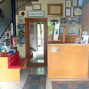 https://albergo-acampora.hotelinveneto.com